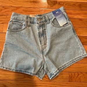 BRAND NEW Levi’s mom high waisted shorts